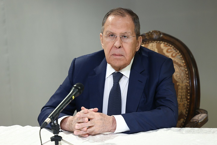 Lavrov oo ku sugan Riyadh.jpg